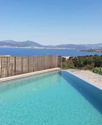 location de villa à Pietrosella - piscine à débordement en Corse